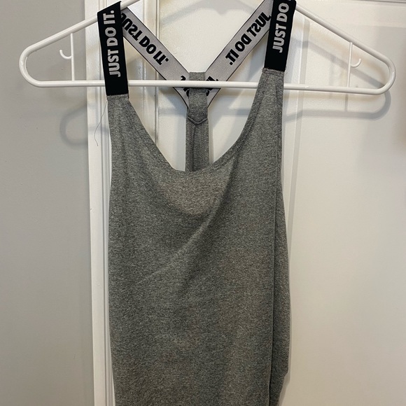 Nike Elastika Tank Top - Picture 2 of 3